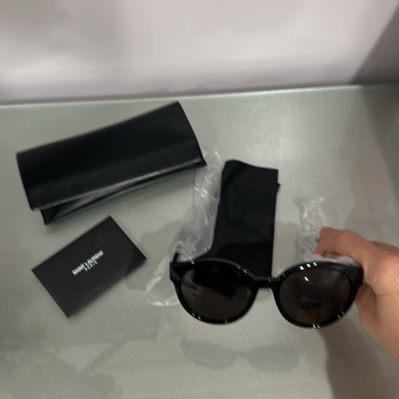 100% authentic Saint Laurent Paris women’s sunglasses - Picture 2 of 16
